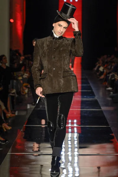 Look 4